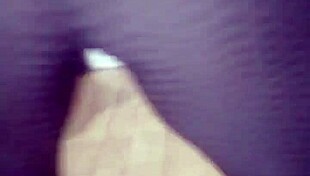 her juicy big ass bounces wildly in tight leggings