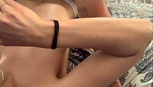 ebony amateur's teasing homemade curves beg for more