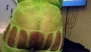 Big booty ebony cousin shakes ass and tits while dancing fully naked for family view