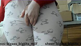 omg big ass milf in pajamas cameltoe masturbates wet pussy with toys 😍🔥