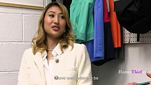 mina luxx the rich girl makes horny thief poor choices