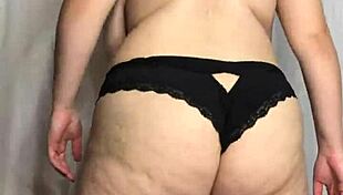 Big Ass and Tits on Display in Steamy Scene