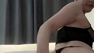 i'm a playful brunette teen... dildo fun got me squirting wild!!