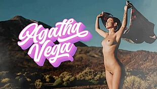 agatha vega & nicole doshi sharing that huge cock 😍 deepthroating & licking together 👅💦