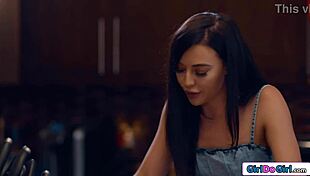 no more clam jams for me girls 😤👅 who's diving in next?