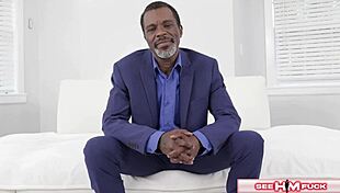 Well-Hung DILF Richard Mann's Oiled Ass Worshiped By Harley King's Rimjob