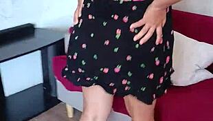 mi esposa embarazada me ruega por un polvo salvaje en la sala ahora