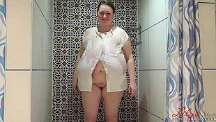 curvy bbw mommy bounces huge saggy tits on beach