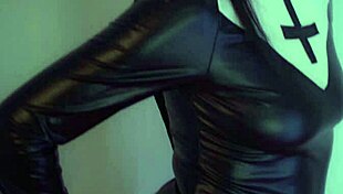 im peggin my guy hard n sloppy til he explodes cum on me!!