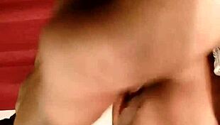 sundaydogood614 spreads her tight pussy wide in latest update vid