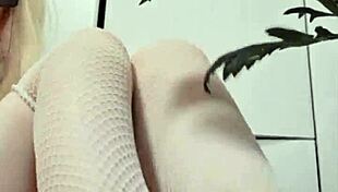 Elza koms' fetish feet mistress demands total curvy domination worship