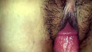 Quer ver sua puta esposa gemendo com porra na buceta sem camisinha?