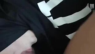 ngentot cewek jilbab kontrakan sambil bisik mesra