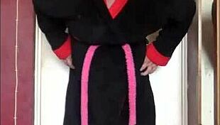 hey guys, wanna see me swallow my pee like yours?