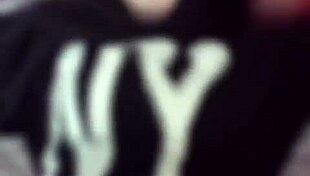 ngentot cewek jilbab kontrakan sambil bisik mesra