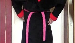 hey guys, wanna see me swallow my pee like yours?