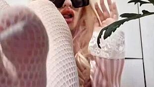 Elza koms' fetish feet mistress demands total curvy domination worship