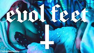 i worship my pettie tattooed girlfriend's feet as bbw ebony lesbian with big natural tits chokes me deep