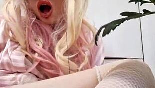 Elza koms' fetish feet mistress demands total curvy domination worship