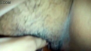 ninfeta ruiva 18 spreads virgin pussy public beach for casal akira