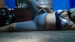 damn this very sexy brunette's big curvy ass looks insane while working out 💦🍑