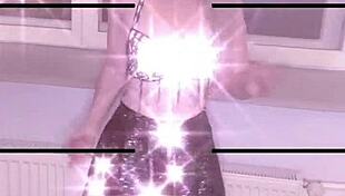 i'm that belly dancer goddess with huge belly long nails glasses findom