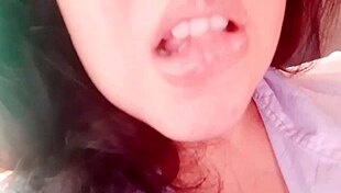 hot amateur latina neighbor masturbates pussy squirting outdoors hoping everyone watches