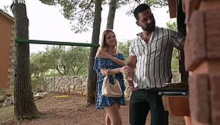 Housewife Rebecca Volpetti savors outdoor threesome DP action