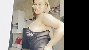 Blonde flaunts big natural boobs in sexy body reveal