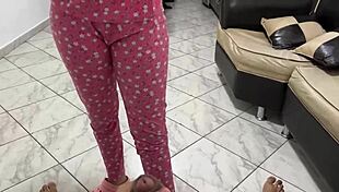 Curvy stepdaughter twerks in tight skirt to seduce her horny stepdad