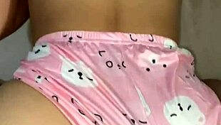 i'm crushin on this sad 18yo hermanastra's big ass gettin fucked in her pijama after breakup