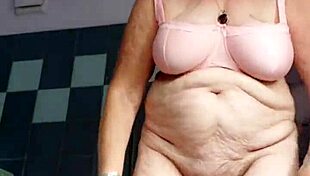 horny german granny slut fucks her hairy wet pussy hard 😩💦