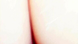 omg mature moms moisturize their huge asses and spread wet shaved pussies so juicy 😍🍑💦