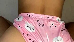 i'm crushin on this sad 18yo hermanastra's big ass gettin fucked in her pijama after breakup