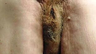 horny german granny slut fucks her hairy wet pussy hard 😩💦