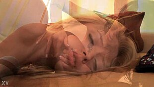 hot stepmom kisses just like her young daughter! 💋🔥