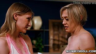 Dee Williams Fingers Kisses Licks Melody Marks Shaved Pussy Sensually