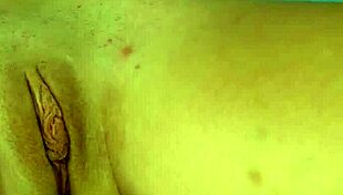 Lesbian milf masseuse tempts client into steamy pussy licking