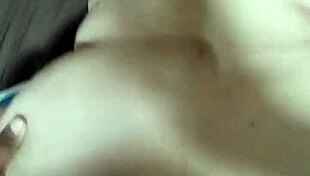 mi suegra mueve su culo rico mientras la penetro