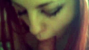 whoa this redhead gives the sloppiest handjob ever 😍🔥