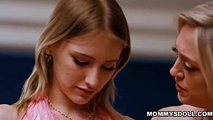 Dee Williams Fingers Kisses Licks Melody Marks Shaved Pussy Sensually