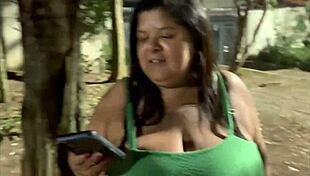 mamei meu marido em publico no mato flashing huge tits and fat ass for all to see