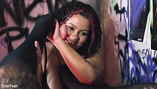 curvy bbw babes lick feet deepthroat pussy suck toes magic wand vibrator