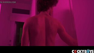 leo louis fingers sean ford into power bottom fucking