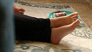 aren't these candid cute feet just begging to be worshipped??