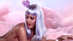 wanna see katy perry totally naked and barefoot?? her sexy feet exposed