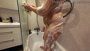 soapy stepsis body looks perfect in 4k slo mo