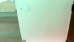 mi hijastra nalgona usa dildo en culo y yo me corro viendola