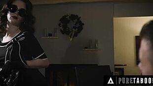 evelyn claire sneaks office quickie on hairy pussy with rival journalist