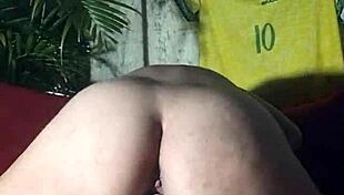 Brazilian brunette spreads big ass for rough homemade pounding